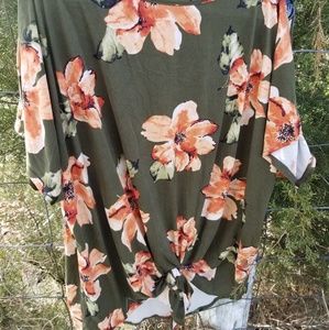 Green floral boutique top